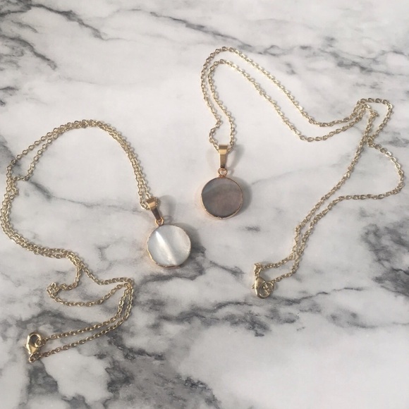 Estrella & Luna | Dainty 14K Gold Pearl Necklace - Picture 2 of 5